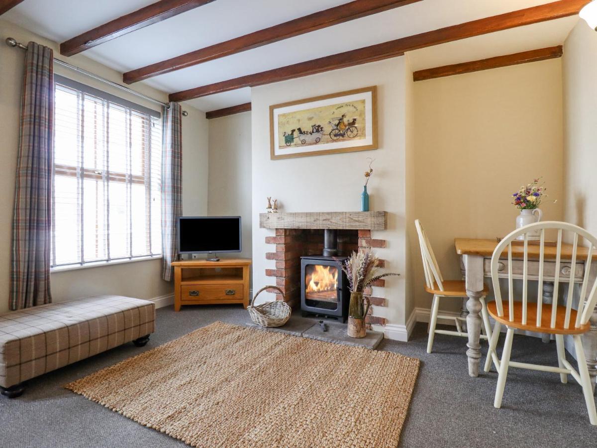 The Cottage 16 Northside Patrington Екстериор снимка