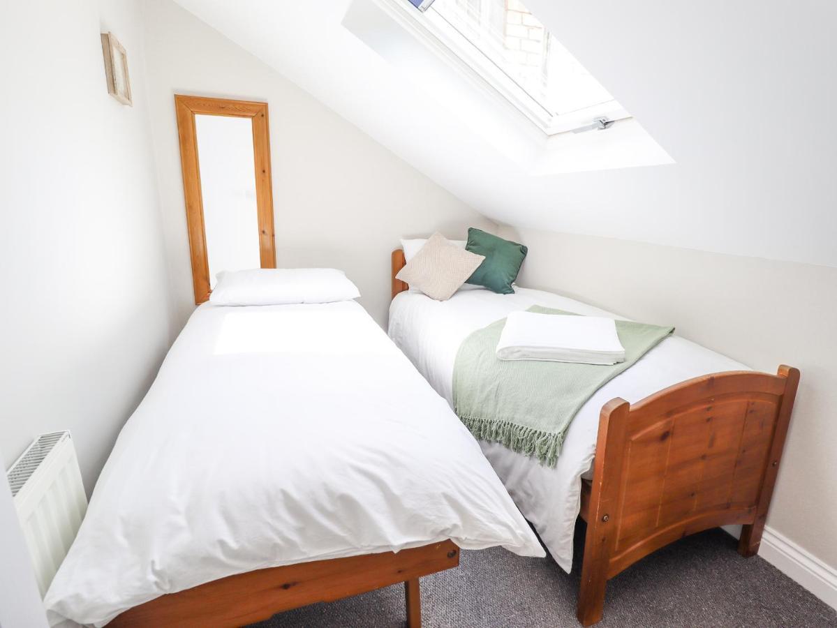 The Cottage 16 Northside Patrington Екстериор снимка